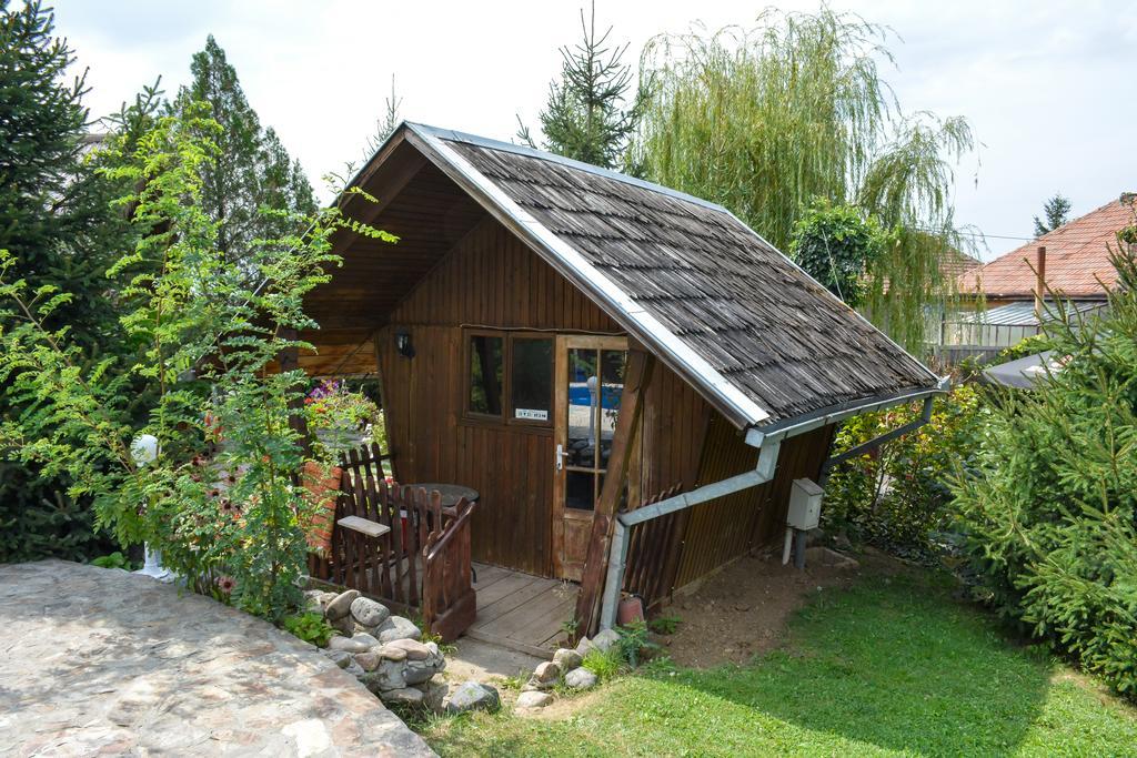 Camping Robinson Country Club Oradea Quarto foto